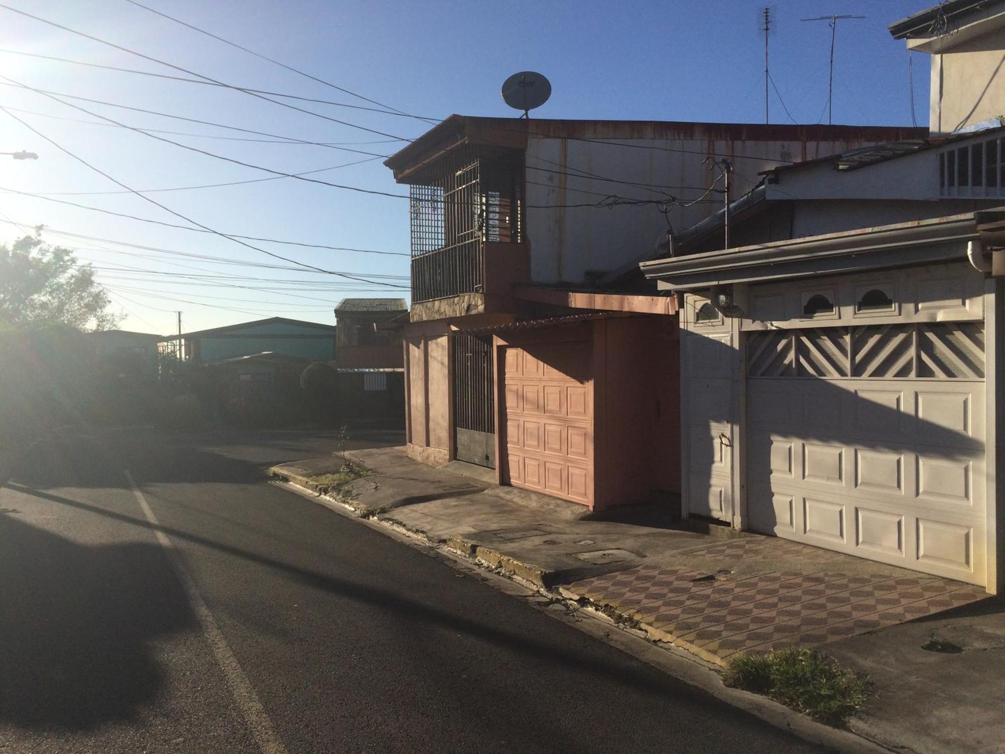 Guesthouse Casa Lapa Αλαχουέλα Εξωτερικό φωτογραφία