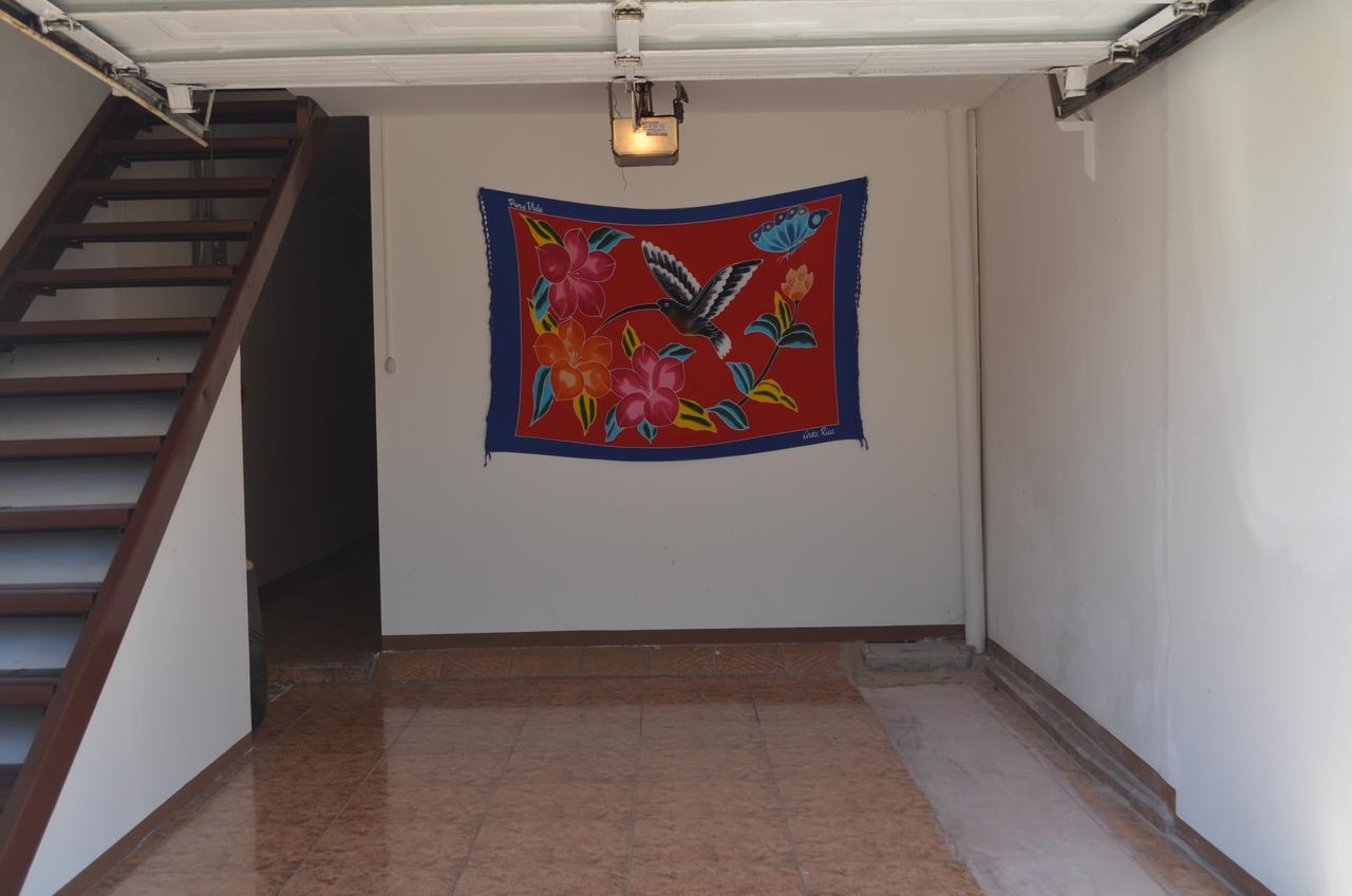 Guesthouse Casa Lapa Αλαχουέλα Εξωτερικό φωτογραφία