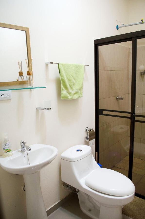 Guesthouse Casa Lapa Αλαχουέλα Εξωτερικό φωτογραφία